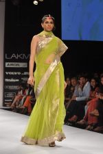 Model walk the ramp for nandita thirani and payal singhal show at Lakme Fashion Week Day 1 on 3rd Aug 2012 (51).JPG
